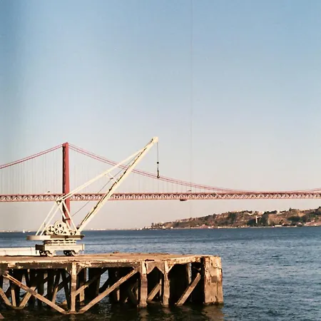 By The River - Lisbon Apartmán *