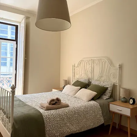 By The River - Lisbon Apartment *